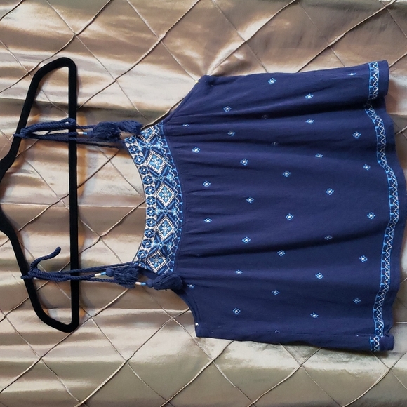 🦋4 for $20, or as marked. EUC- Miss Me Tassle Tie Embroidered Tank Top - Picture 3 of 6